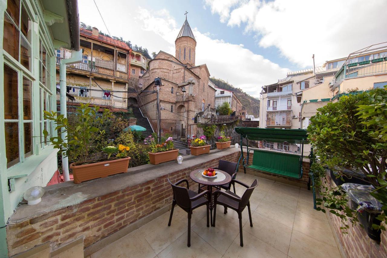 19 Apartment